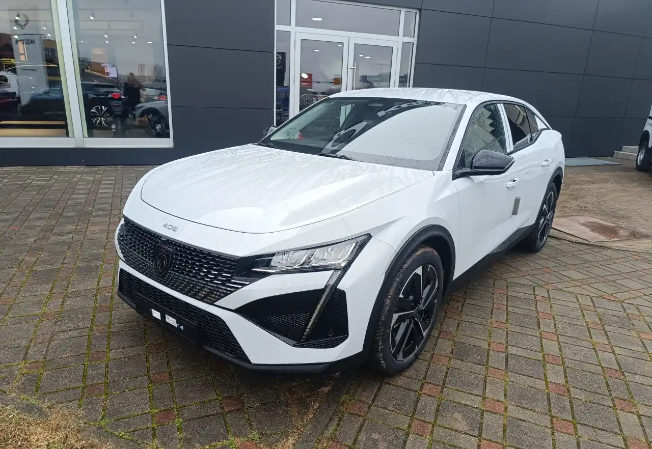 Peugeot 408 Crveni